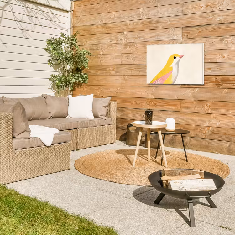 Vogel - Minimalistisch - Geel Tuinposter op houten frame 2 cm dik klein -sfeer2