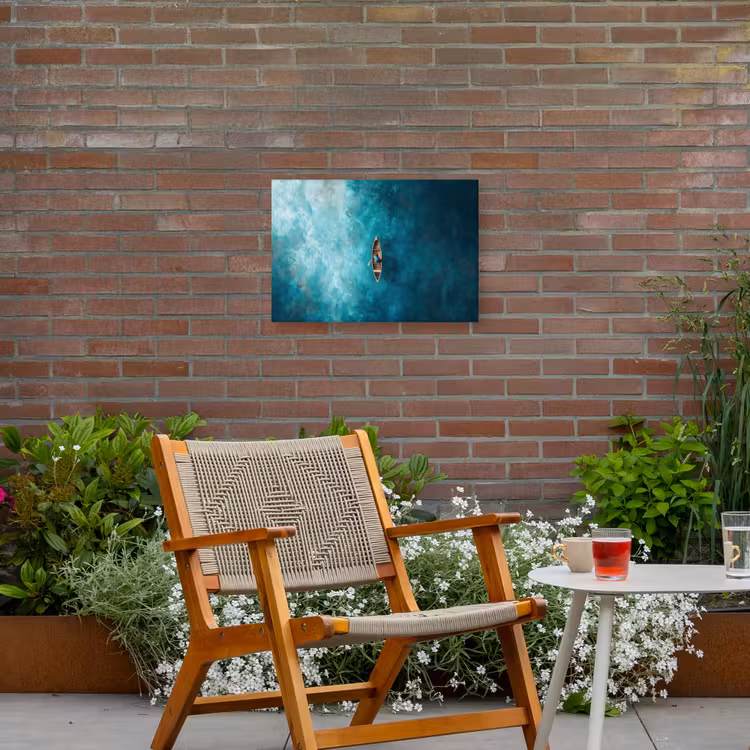 Bootje - Water - Blauw Tuinposter op houten frame 2 cm dik klein -sfeer3