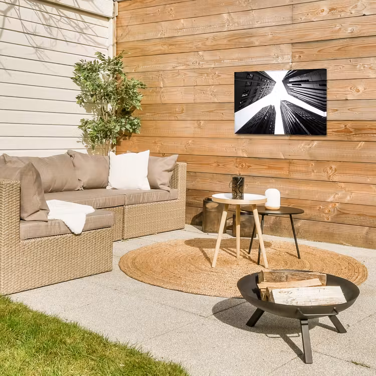 Gebouwen - Lucht - Zwart Tuinposter op houten frame 2 cm dik klein -sfeer2