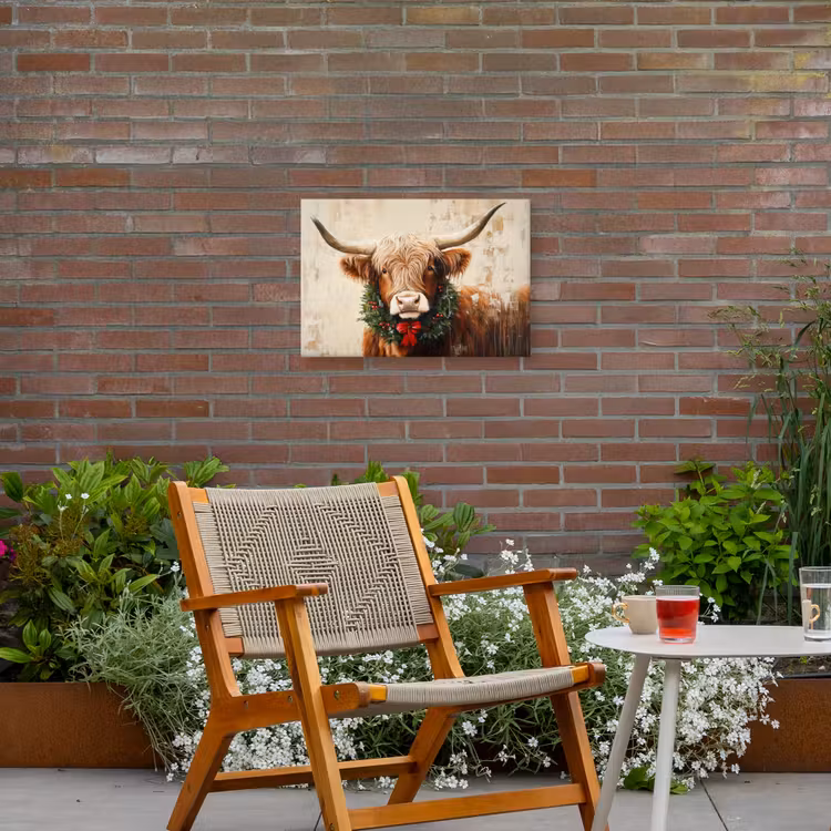 Kerst - Schotse Hooglander - Bruin - Krans Tuinposter op houten frame 2 cm dik klein -sfeer3