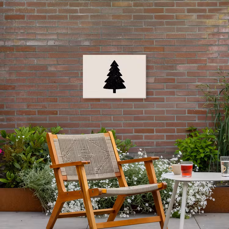 Kerstboom - Zwart - Feestdagen - Beige Tuinposter op houten frame 2 cm dik klein -sfeer3