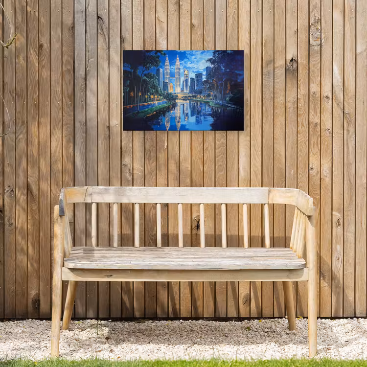 Stad Kuala Lumpur - Skyline - Wolkenkrabbers - Water Tuinposter op houten frame 2 cm dik klein -sfeer4