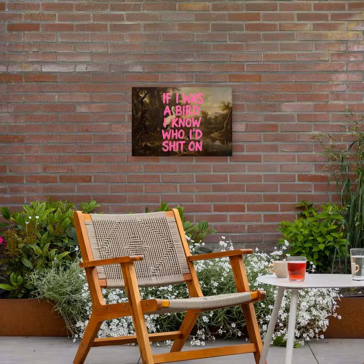 Klassiek - Humor - Roze Tuinposter op houten frame 2 cm dik klein -sfeer3