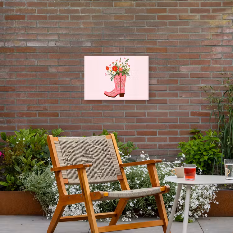Cowboylaarzen - Roze - Boeket - Bloemen Tuinposter op houten frame 2 cm dik klein -sfeer3