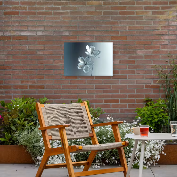 Kristal - Bloemen - Grijs Tuinposter op houten frame 2 cm dik klein -sfeer3