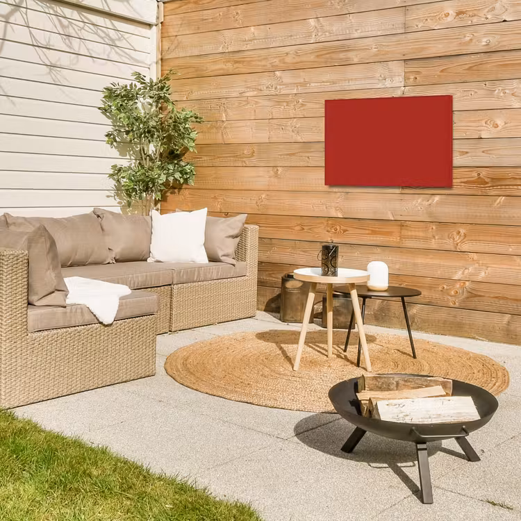 Deep - Crimson - Rood Tuinposter op houten frame 2 cm dik klein 845 -sfeer2