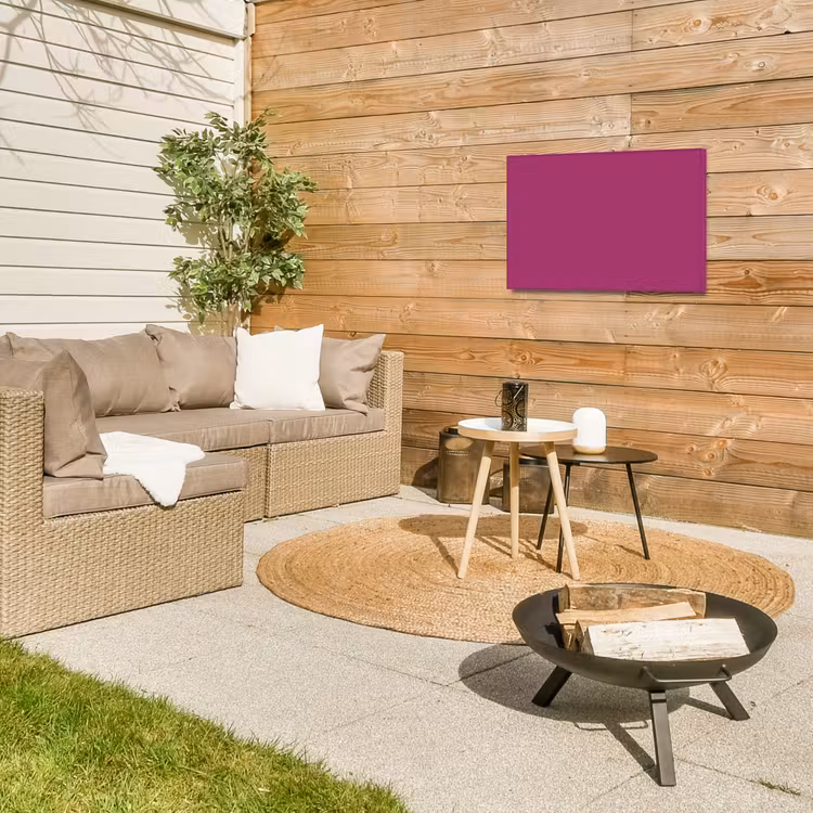 Deep - Magenta - Paars Tuinposter op houten frame 2 cm dik klein 845 -sfeer2