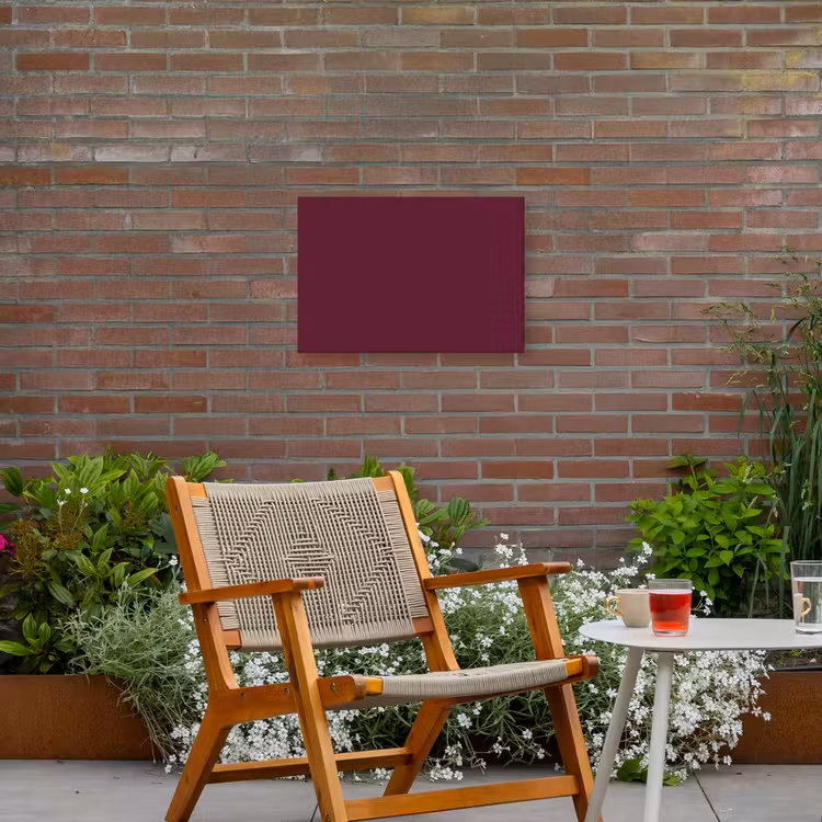 Deep - Plum - Paars Tuinposter op houten frame 2 cm dik klein 845 -sfeer3