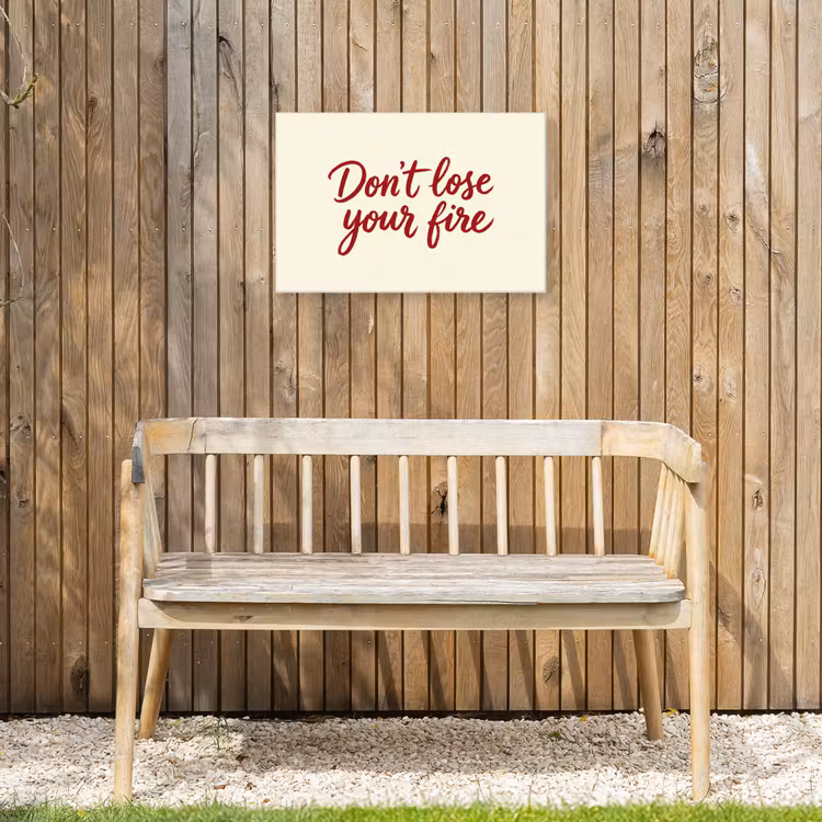 Don't lose your fire - Rood - Wit - Minimalistisch Tuinposter op houten frame 2 cm dik klein -sfeer4