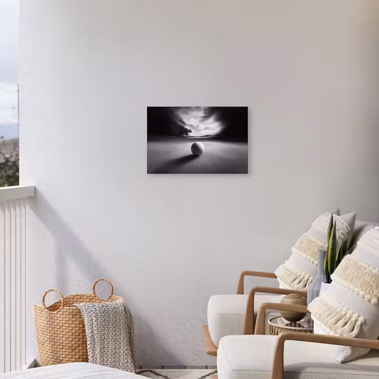 Golfbal - Wazig - Zwart Tuinposter op houten frame 2 cm dik klein -sfeer1