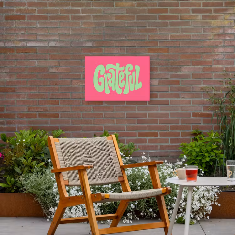 Grateful - Groen - Grafisch - Vloeiend Tuinposter op houten frame 2 cm dik klein -sfeer3