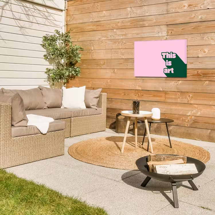 Groen - Teskt - This is art - Roze Tuinposter op houten frame 2 cm dik klein -sfeer2