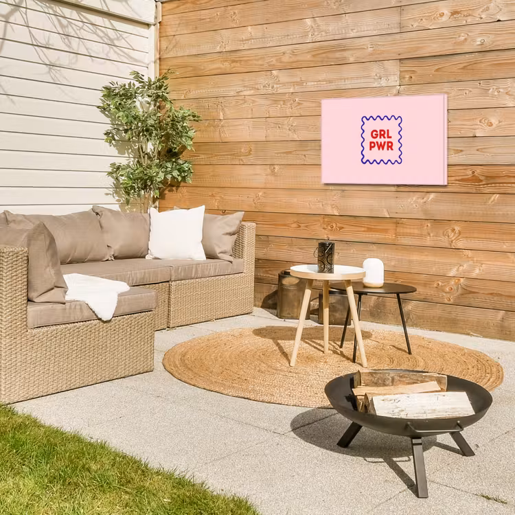 Grl pwr - Roze - Kader Tuinposter op houten frame 2 cm dik klein -sfeer2