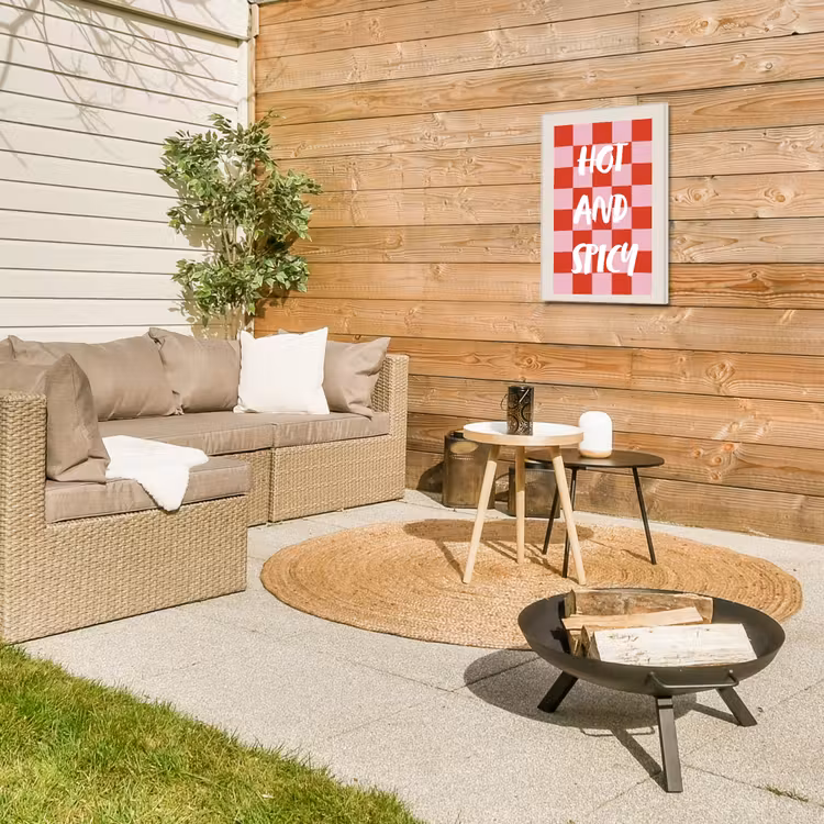 Hot - Spicy - Geruit - Rood Tuinposter op houten frame 2 cm dik klein -sfeer2