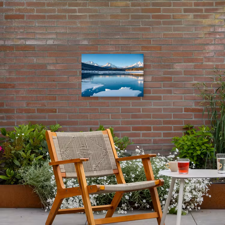 Landschap - Winter - Meer - Bergen - Uitzicht - IJs Tuinposter op houten frame 2 cm dik klein -sfeer3