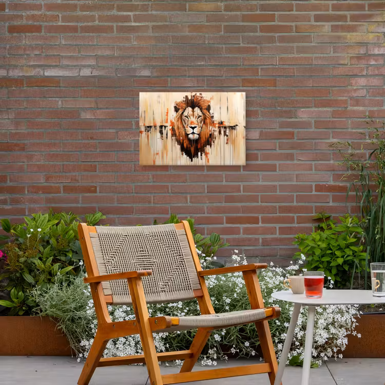 Leeuwenkop - Lijnen - Crème Tuinposter op houten frame 2 cm dik klein -sfeer3