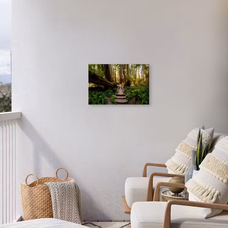 Verloren Brug in het Woud Tuinposter op houten frame 2 cm dik klein -sfeer1