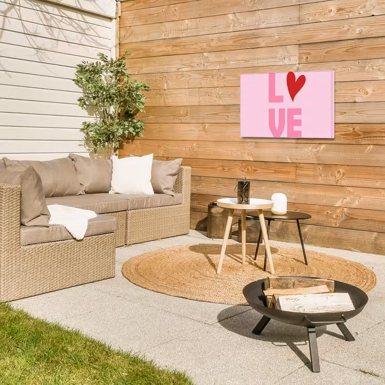 Love - Roze - Hart - Valentijn Tuinposter op houten frame 2 cm dik klein -sfeer2