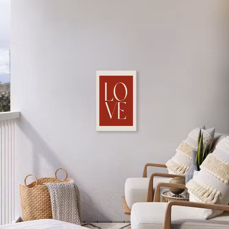 Love - Rood - Minimalistisch Tuinposter op houten frame 2 cm dik klein -sfeer1