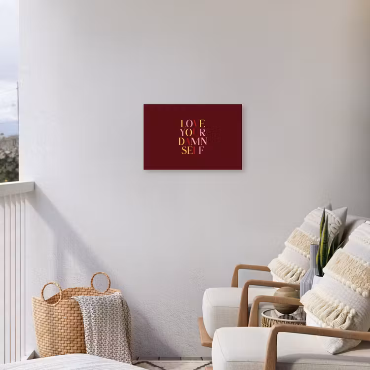Love your damn self - Kleurrijk - Bordeaux Tuinposter op houten frame 2 cm dik klein -sfeer1