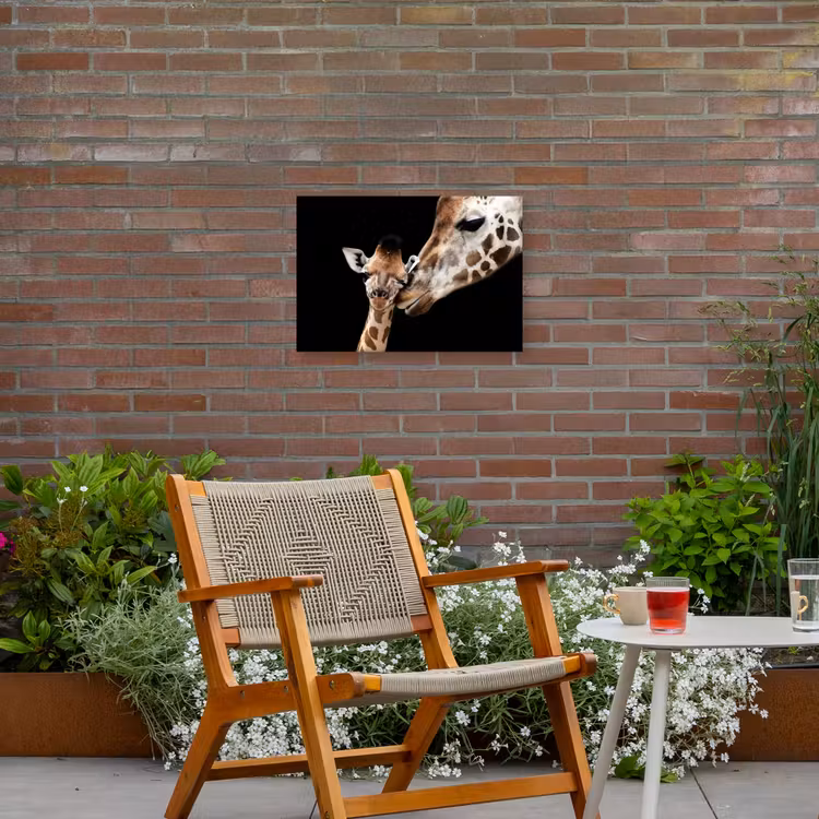 Moederlijke tederheid bij giraffen Tuinposter op houten frame 2 cm dik klein -sfeer3