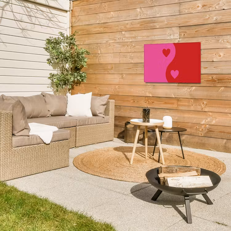 Minimalistisch - Rood - Roze - Hartjes Tuinposter op houten frame 2 cm dik klein -sfeer2