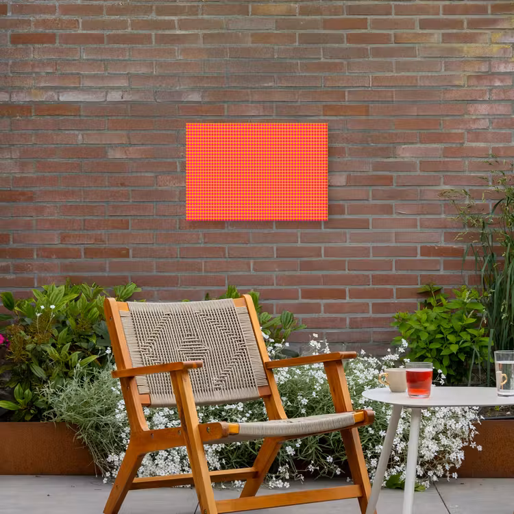 Modern - Stippen - Oranje Tuinposter op houten frame 2 cm dik klein 845 -sfeer3