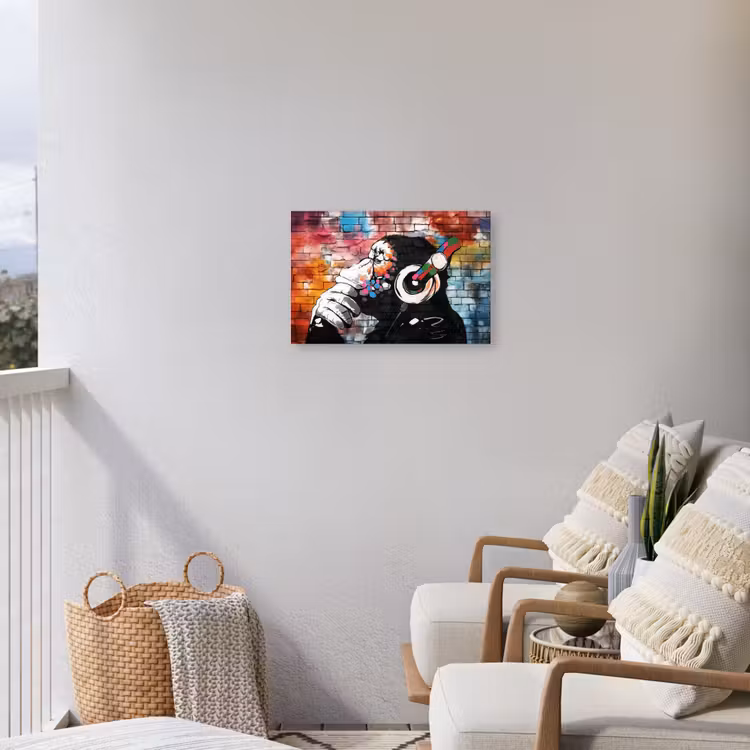 Aap met Koptelefoon Tuinposter op houten frame 2 cm dik klein -sfeer1
