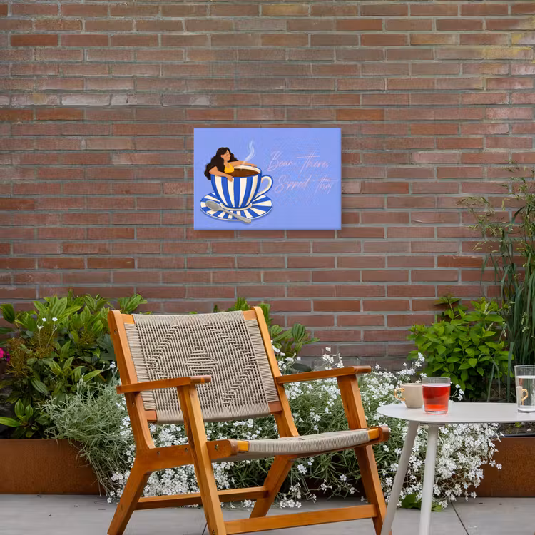 Mok - Koffie - Vrouw - Paars Tuinposter op houten frame 2 cm dik klein -sfeer3