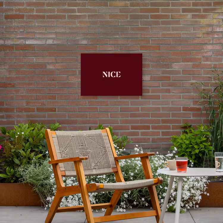 Nice - Bordeaux - Roze Tuinposter op houten frame 2 cm dik klein -sfeer3