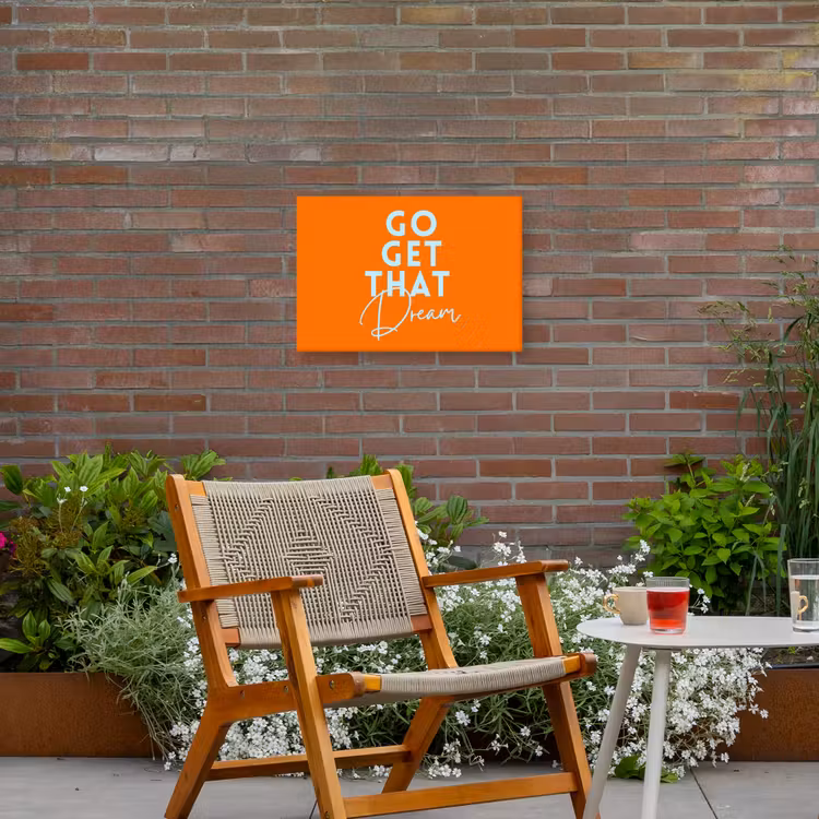 Oranje - Blauw - Go get that dream Tuinposter op houten frame 2 cm dik klein -sfeer3