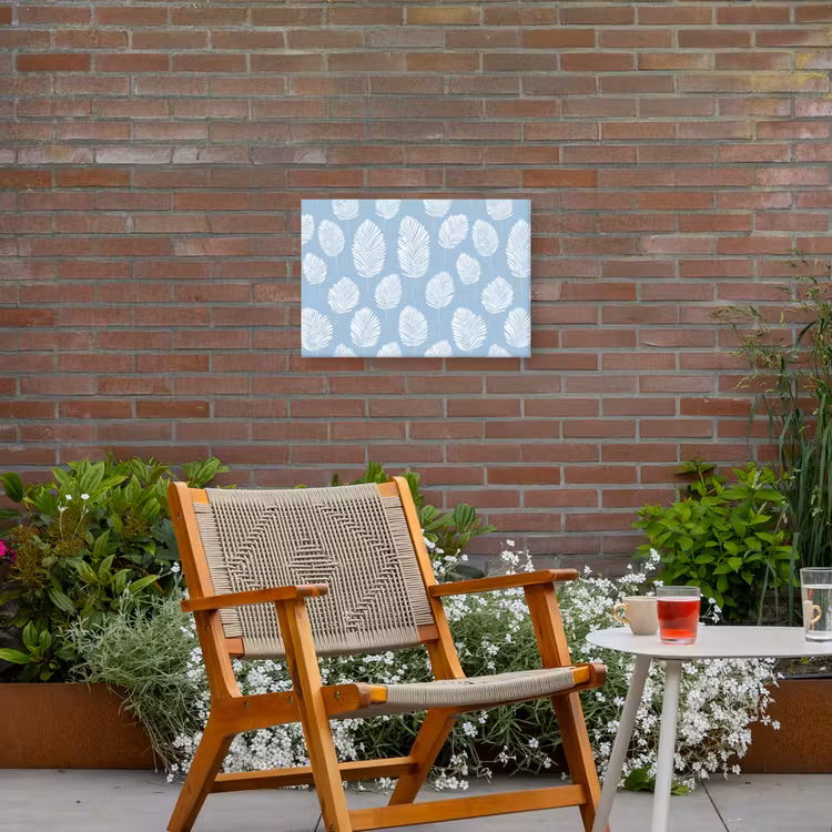 Palmbladeren - Naadloos - Patroon - Pastelblauw Tuinposter op houten frame 2 cm dik klein 845 -sfeer3