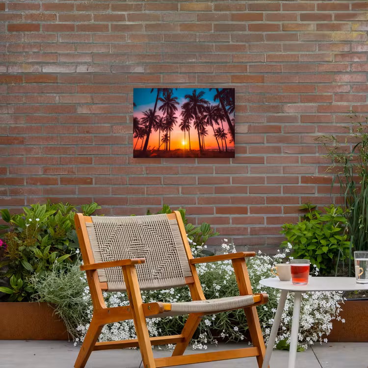 Palmboom - Zonsondergang - Horizon - Strand - Oranje - Roze Tuinposter op houten frame 2 cm dik klein -sfeer3