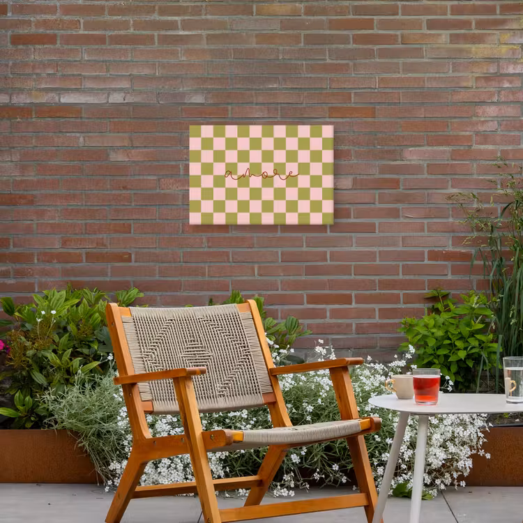 Patroon - Geblokt - Olijfgroen - Amore Tuinposter op houten frame 2 cm dik klein -sfeer3