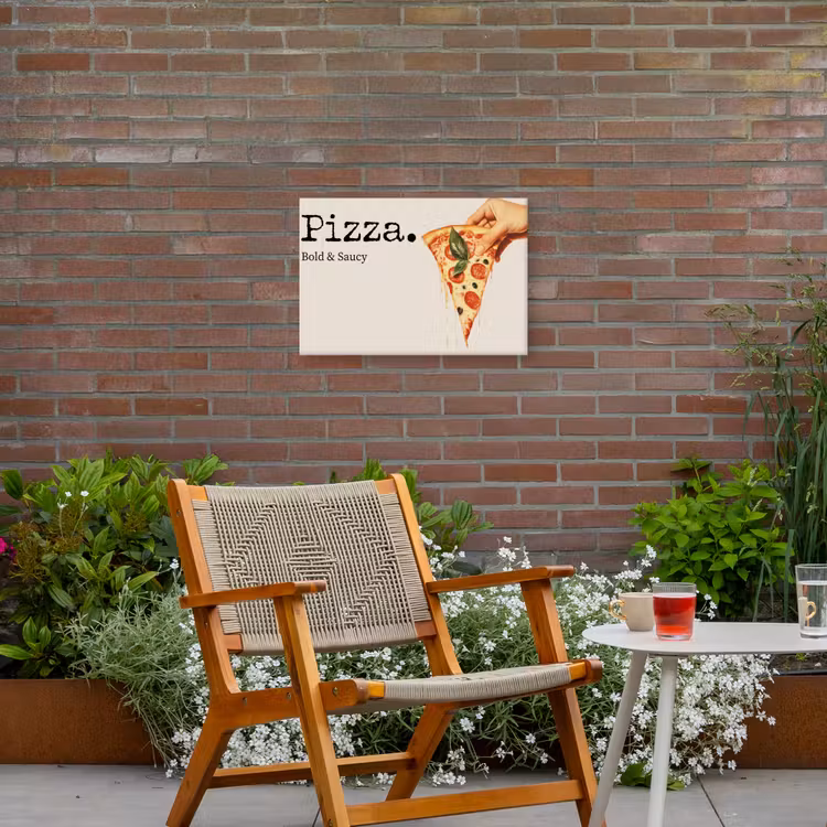 Pizza - Kaas - Pepperoni Tuinposter op houten frame 2 cm dik klein -sfeer3