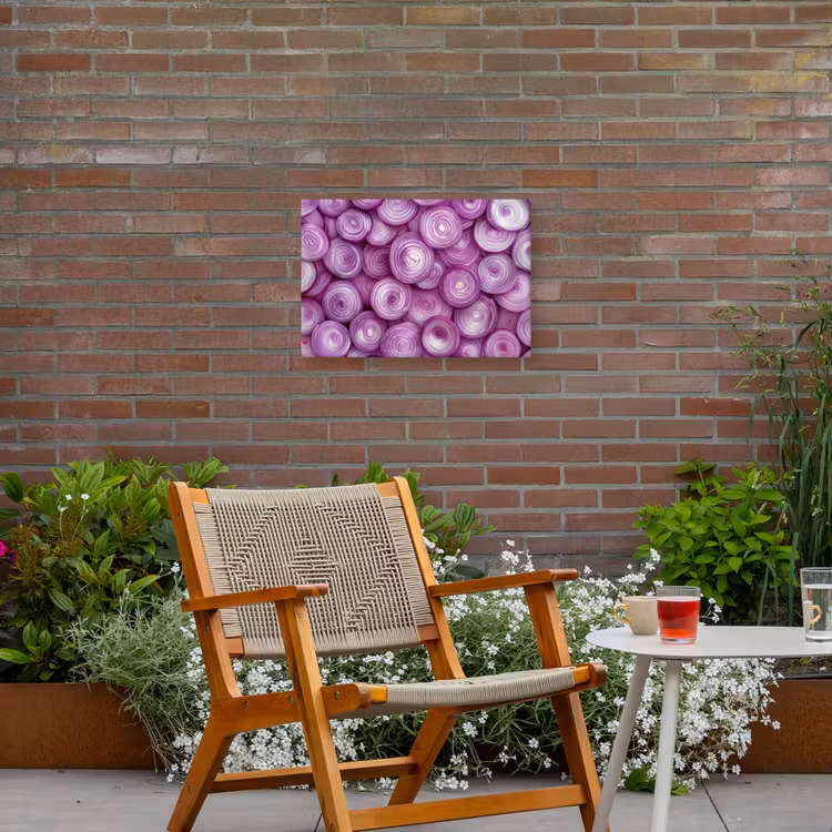 Paars - Uien - Close up Tuinposter op houten frame 2 cm dik klein -sfeer3