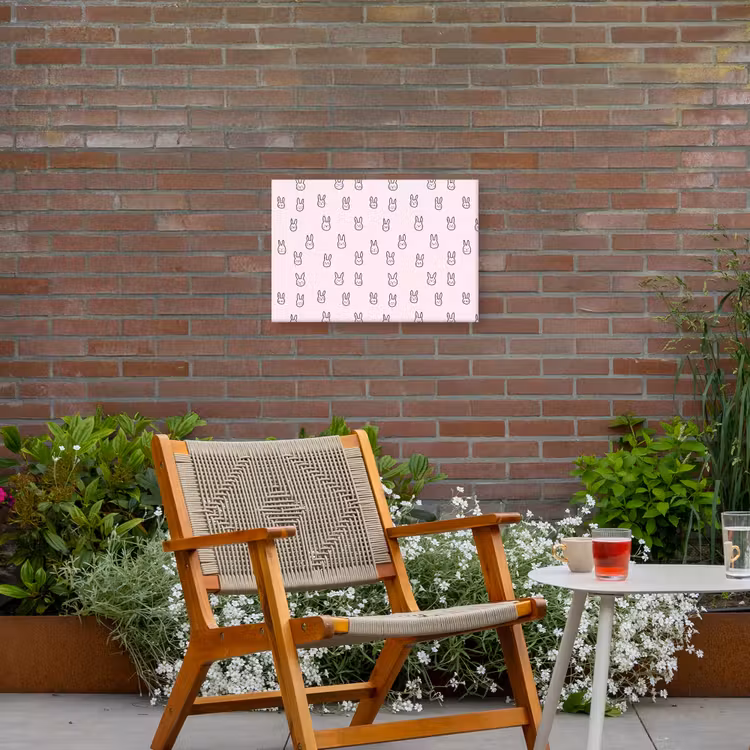 Konijnen - Minimalistisch - Roze Tuinposter op houten frame 2 cm dik klein 845 -sfeer3