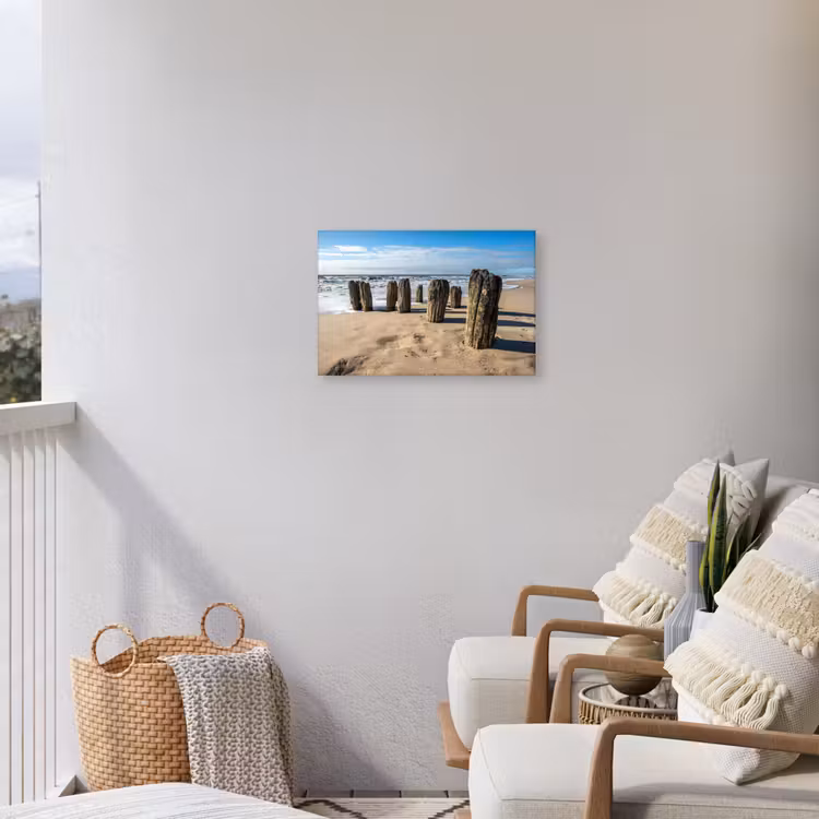 Zand - Strand - Paal - Water - Zomer Tuinposter op houten frame 2 cm dik klein -sfeer1