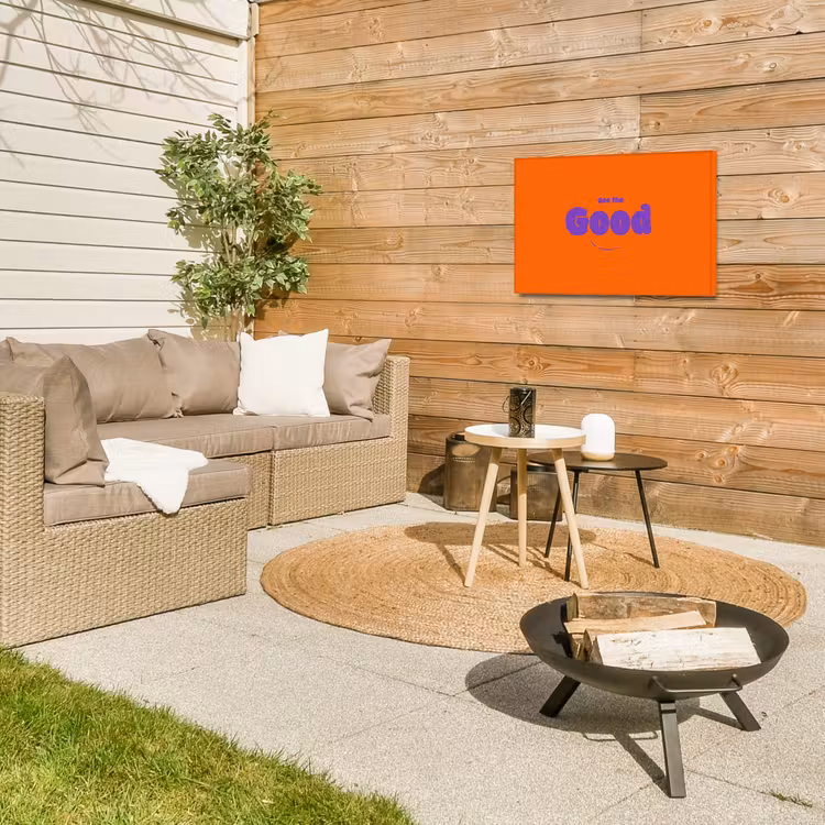 See the good - Paars - Oranje - Smiley Tuinposter op houten frame 2 cm dik klein -sfeer2