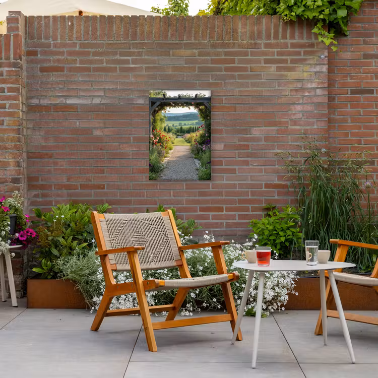 Doorkijk - Landschap - Natuur - Tuinboog - Bloemen Tuinposter op houten frame 2 cm dik klein -sfeer3