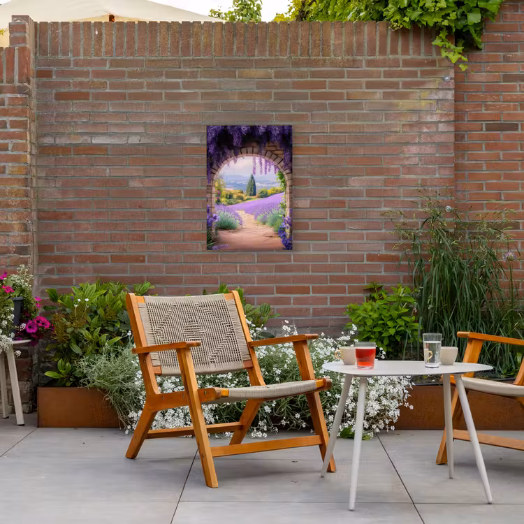 Doorkijk - Lavendel - Bloemen - Paars - Poort Tuinposter op houten frame 2 cm dik klein -sfeer3