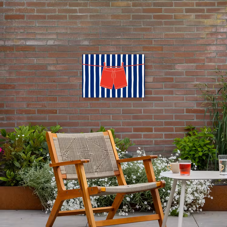 Shorts - Waslijn - Zomer - Illustratie - Rood Tuinposter op houten frame 2 cm dik klein -sfeer3