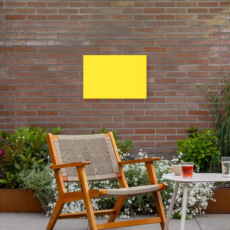 Soft - Custard - Geel Tuinposter op houten frame 2 cm dik klein 845 -sfeer3