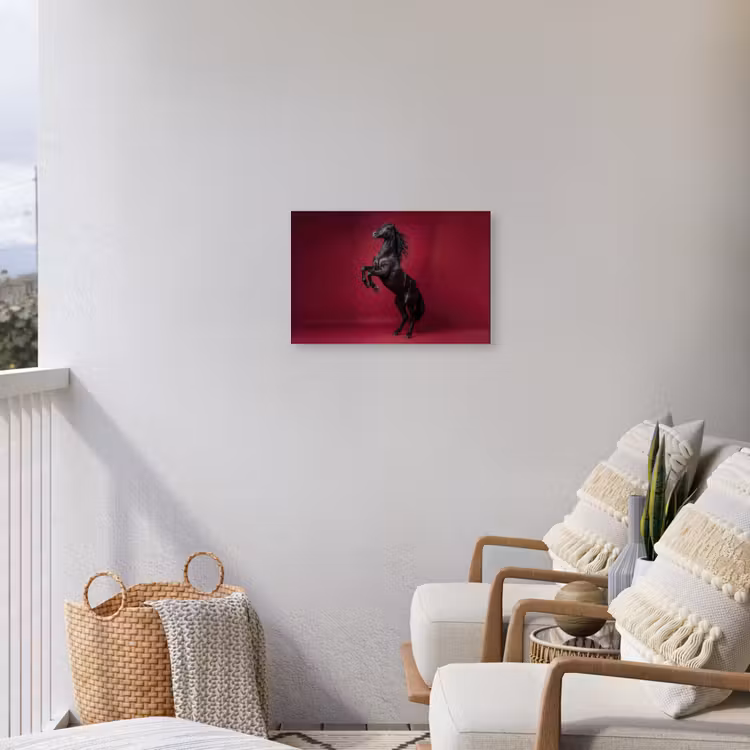 Hengst - Steigert - Rood Tuinposter op houten frame 2 cm dik klein -sfeer1