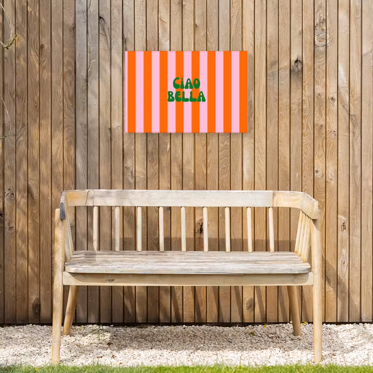 Strepen - Oranje - Verticaal - Ciao bella Tuinposter op houten frame 2 cm dik klein -sfeer4