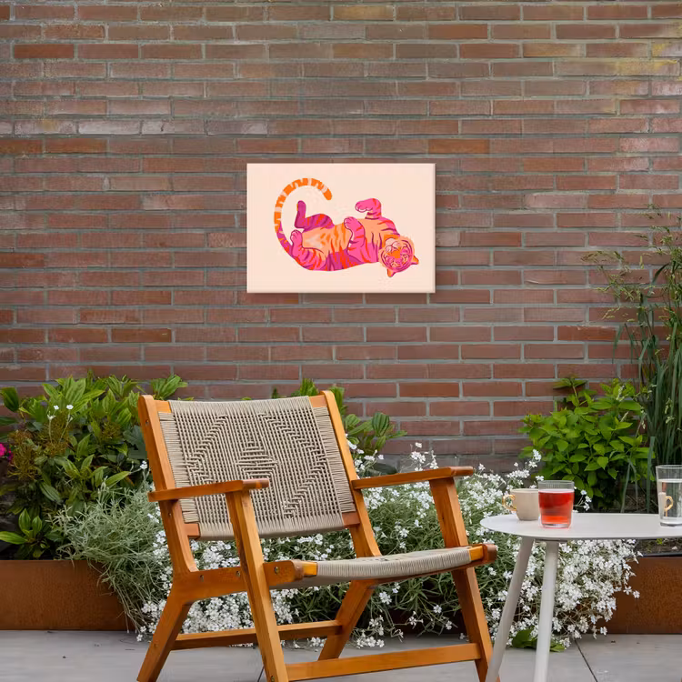 Tijger - Roze - Oranje Tuinposter op houten frame 2 cm dik klein -sfeer3