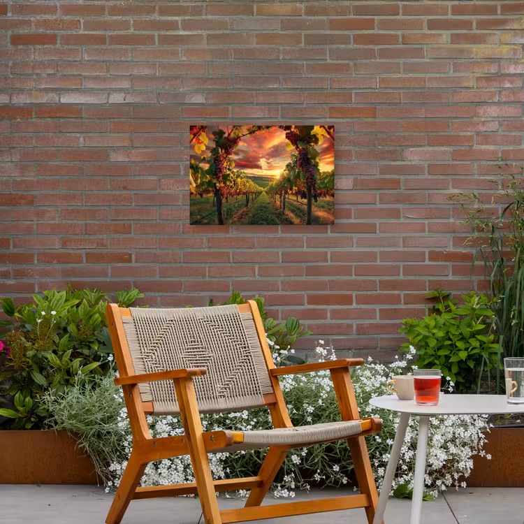 Wijngaard - Druiven - Zonsondergang Tuinposter op houten frame 2 cm dik klein -sfeer3