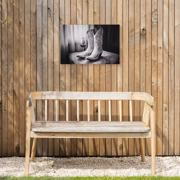 Wijn - Cowboylaarzen - Raamlicht - Wit Tuinposter op houten frame 2 cm dik klein -sfeer4