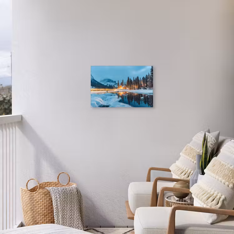 Winterlandschap - Natuur - Huis - Bergen - Sneeuw Tuinposter op houten frame 2 cm dik klein -sfeer1