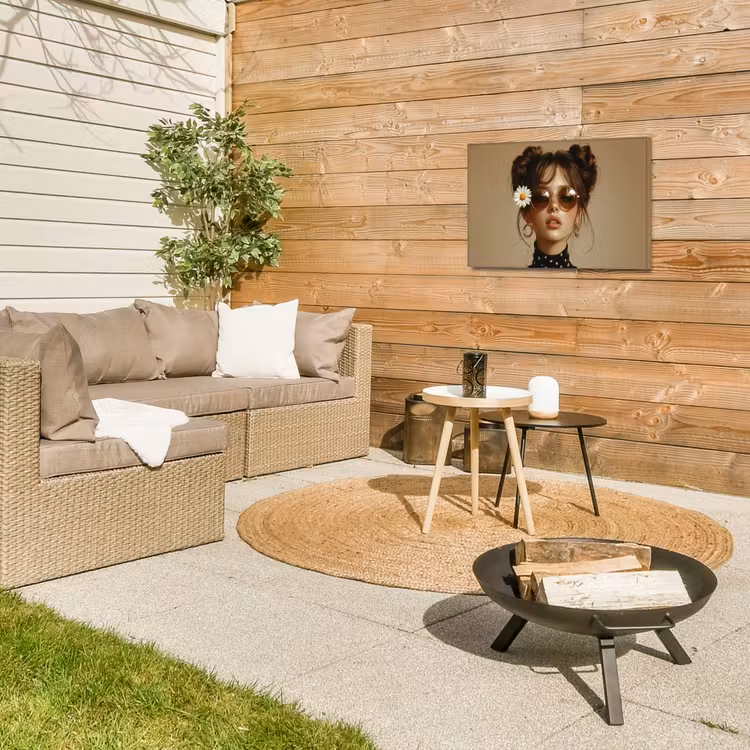 Vrouw - Beige - Bloem - Modern - Portret Tuinposter op houten frame 2 cm dik klein -sfeer2